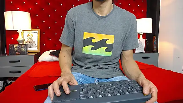 Sr Magnus  online show from 12.21.25