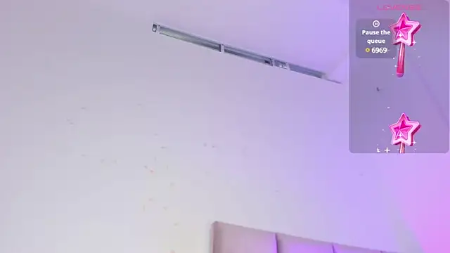 Snapshot of Zoe1_2 chatting on 01.20.25 Zoe1 2 online show from 01.20.25