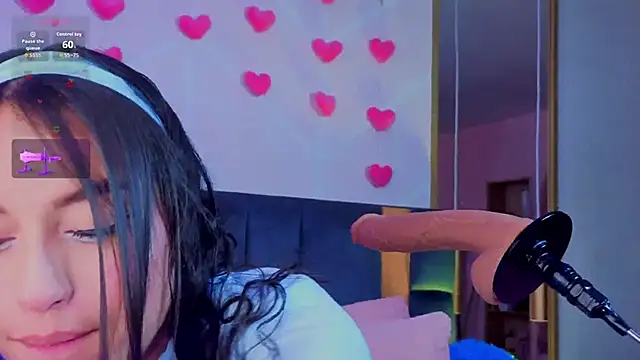 Snapshot of MadyJackson chatting on 04.24.26 MadyJackson online show from 04.24.26