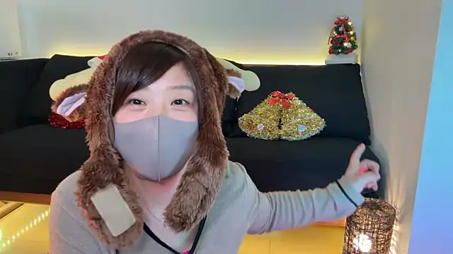 Snapshot of Risa_06 chatting on 12.24.24 Risa 06 online show from 12.24.24