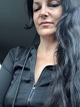 -OLYA- online show from 10.09.25