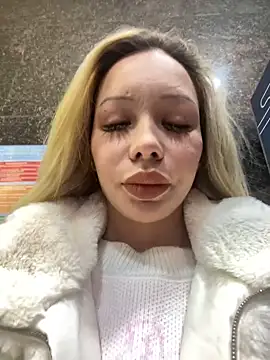 Snapshot of babydolll chatting on 10.09.25 babydolll online show from 10.09.25