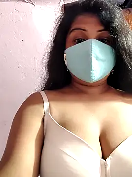 Snapshot of Dr_Chhaya chatting on 03.02.26 Dr Chhaya online show from 03.02.26