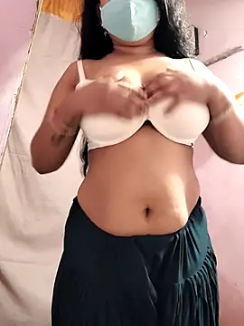 Snapshot of Dr_Chhaya chatting on 03.03.26 Dr Chhaya online show from 03.03.26