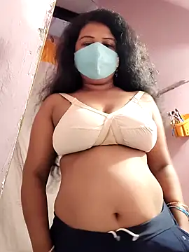 Snapshot of Dr_Chhaya chatting on 03.05.26 Dr Chhaya online show from 03.05.26