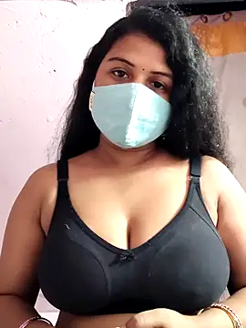 Snapshot of Dr_Chhaya chatting on 03.06.26 Dr Chhaya online show from 03.06.26