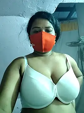 Snapshot of Dr_Chhaya chatting on 03.08.26 Dr Chhaya online show from 03.08.26