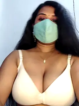 Snapshot of Dr_Chhaya chatting on 04.13.26 Dr Chhaya online show from 04.13.26