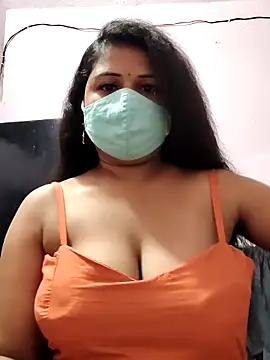 Snapshot of Dr_Chhaya chatting on 05.16.26 Dr Chhaya online show from 05.16.26