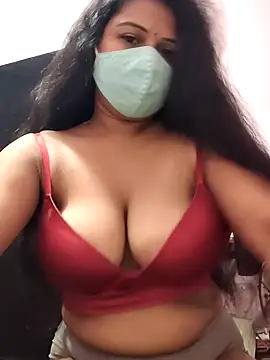 Snapshot of Dr_Chhaya chatting on 05.26.26 Dr Chhaya online show from 05.26.26