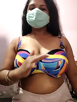 Snapshot of Dr_Chhaya chatting on 06.04.26 Dr Chhaya online show from 06.04.26