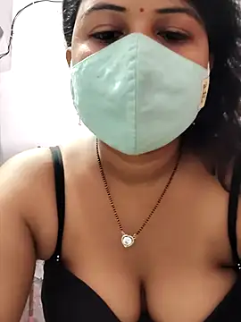 Snapshot of Dr_Chhaya chatting on 06.08.26 Dr Chhaya online show from 06.08.26