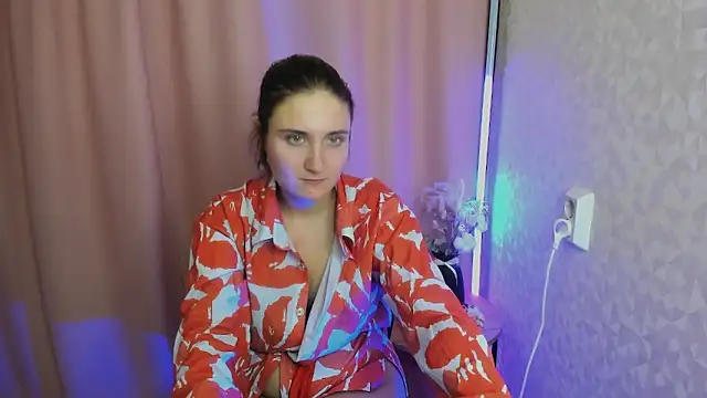 Snapshot of Miss_Elsa_ chatting on 11.14.25 Miss Elsa online show from 11.14.25