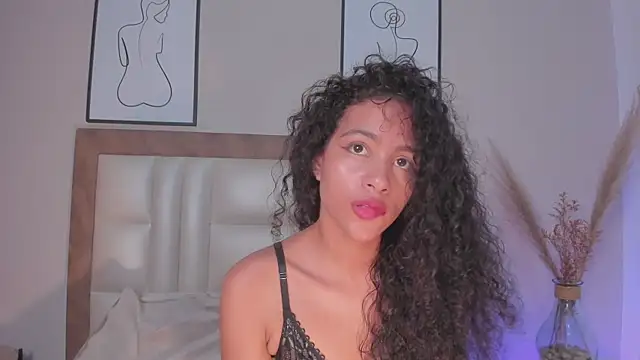 Snapshot of AntonellaHall_ chatting on 10.11.25 AntonellaHall online show from 10.11.25