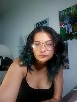 Snapshot of gigiqueen_18 chatting on 05.09.26 gigiqueen 18 online show from 05.09.26