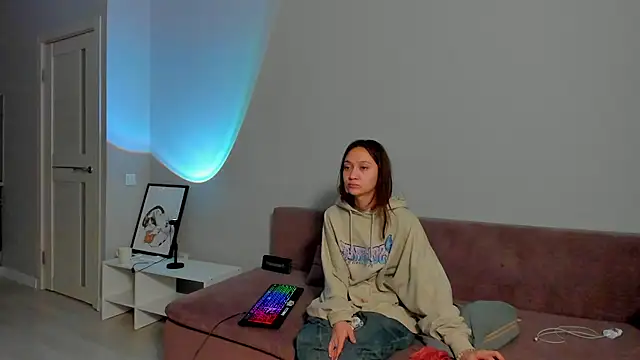 EllaSky xoxo online show from 02.04.25