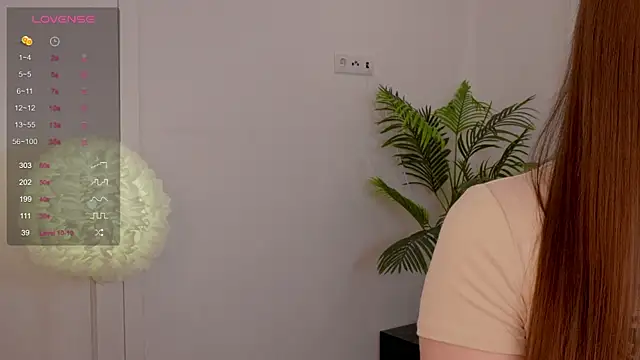 Lilly Colins online show from 02.02.25