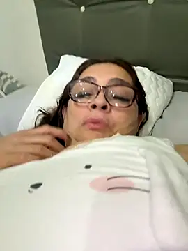 AntonellaAlondra4 online show from 09.13.25