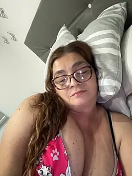 AntonellaAlondra4 online show from 11.28.25