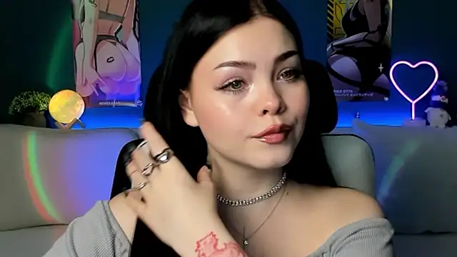 Snapshot of AkiraKatsu chatting on 12.16.24 AkiraKatsu online show from 12.16.24