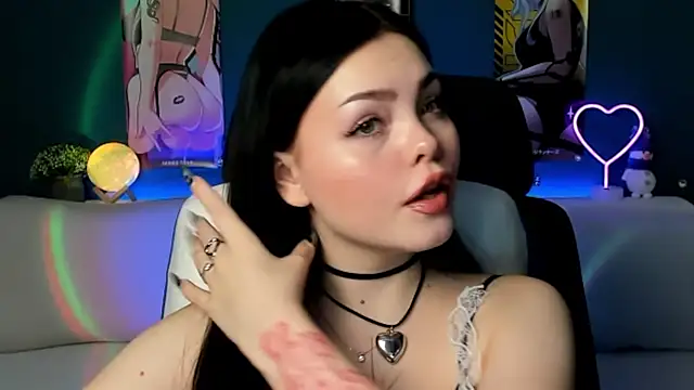 Snapshot of AkiraKatsu chatting on 12.17.24 AkiraKatsu online show from 12.17.24