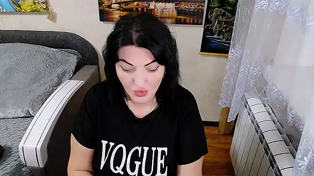 Snapshot of Lady_Boom_Wild_ chatting on 11.19.25 Lady Boom Wild online show from 11.19.25