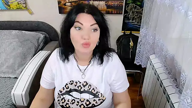 Snapshot of Lady_Boom_Wild_ chatting on 11.22.25 Lady Boom Wild online show from 11.22.25