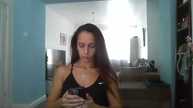 Snapshot of karlaolivia chatting on 09.19.25 karlaolivia online show from 09.19.25