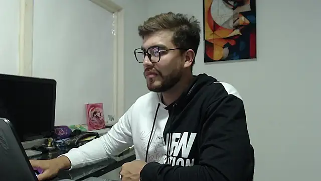 Snapshot of Dylanwish chatting on 12.10.24 Dylanwish online show from 12.10.24