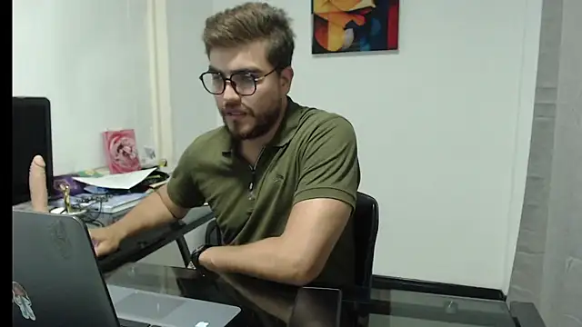 Snapshot of Dylanwish chatting on 12.17.24 Dylanwish online show from 12.17.24