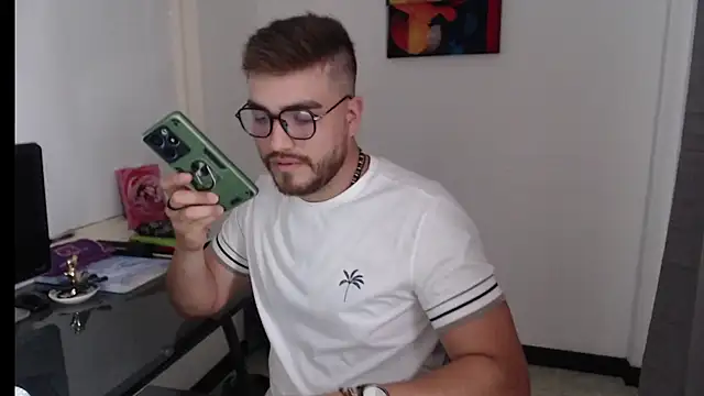 Snapshot of Dylanwish chatting on 12.26.24 Dylanwish online show from 12.26.24