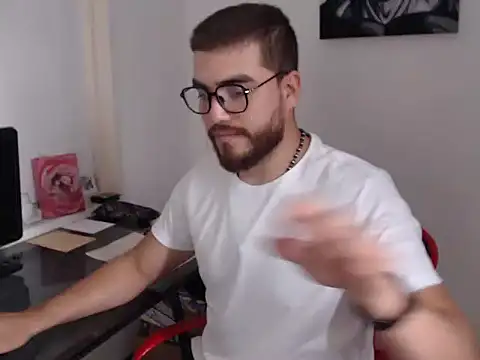 Snapshot of Dylanwish chatting on 10.09.25 Dylanwish online show from 10.09.25