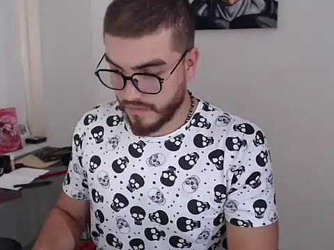 Snapshot of Dylanwish chatting on 10.22.25 Dylanwish online show from 10.22.25