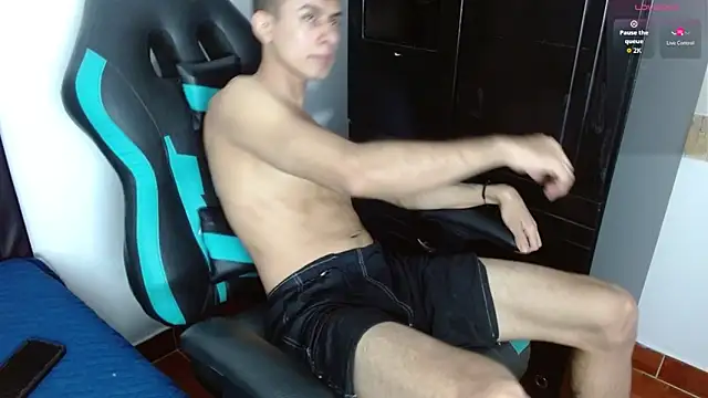 Snapshot of hots_boygg chatting on 02.24.26 hots boygg online show from 02.24.26