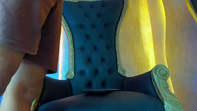 Snapshot of thaddeus_king chatting on 02.28.25 thaddeus king online show from 02.28.25