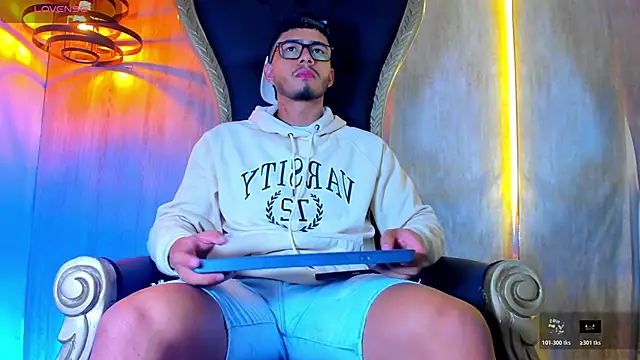 Snapshot of thaddeus_king chatting on 11.02.25 thaddeus king online show from 11.02.25