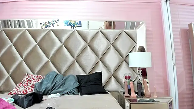 Snapshot of Aurora-Rossi chatting on 02.03.26 Aurora-Rossi online show from 02.03.26