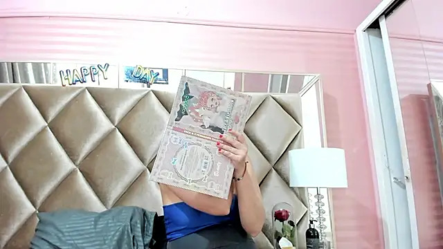 Snapshot of Aurora-Rossi chatting on 02.05.26 Aurora-Rossi online show from 02.05.26