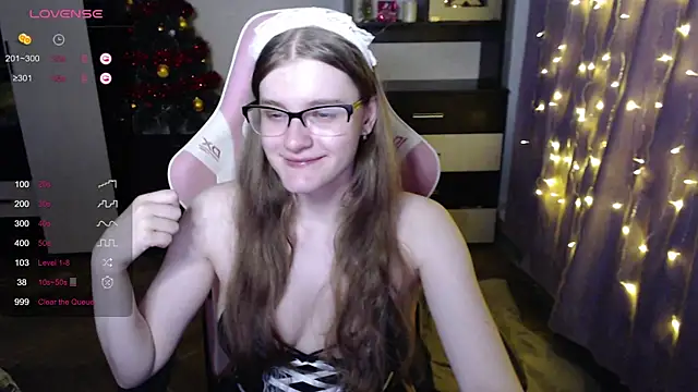 Snapshot of Tomato_Tease chatting on 12.19.25 Tomato Tease online show from 12.19.25