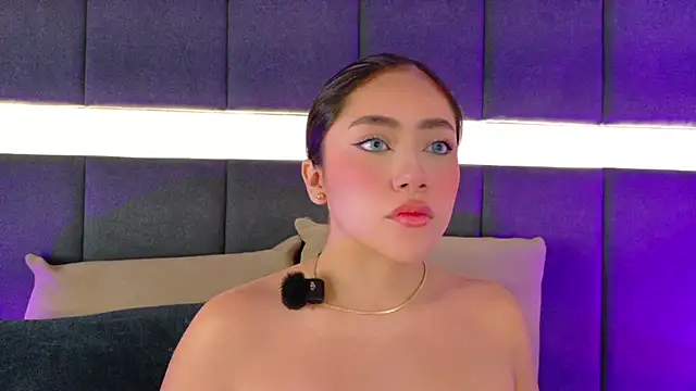 nicolle pierce online show from 10.21.25