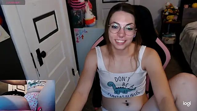 KSwonderland6 online show from 12.15.25