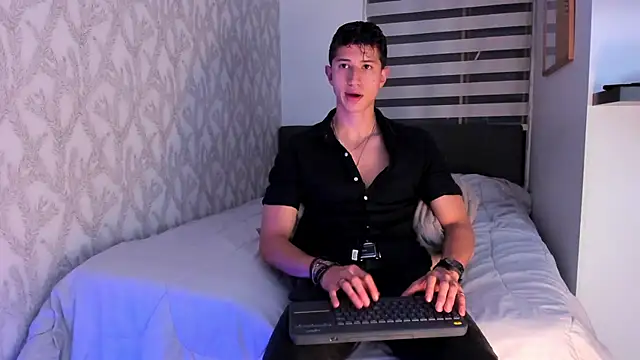 Snapshot of Dorianmistery2322_ chatting on 02.06.25 Dorianmistery2322 online show from 02.06.25