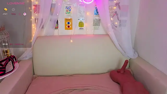 Angel Nikole online show from 11.10.25