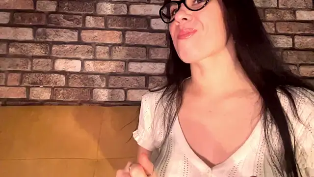 Lora Squirt online show from 02.26.25