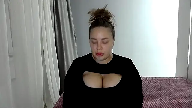 Snapshot of 96CHloe96 chatting on 12.13.24 96CHloe96 online show from 12.13.24