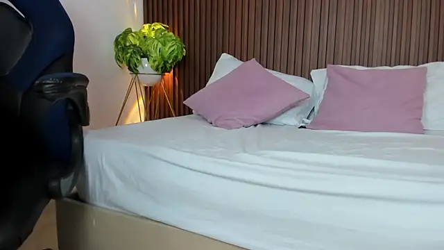 gipsela gomez online show from 02.15.25