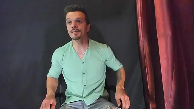 Snapshot of DonyBrown chatting on 05.13.26 DonyBrown online show from 05.13.26