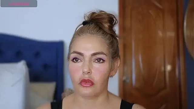 QueenYsuRey online show from 03.20.25