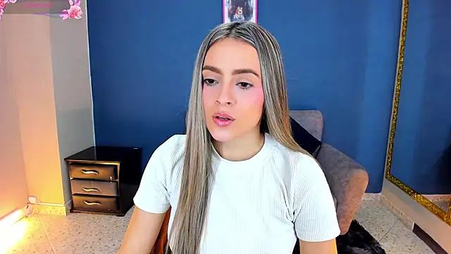 miacarperr1 online show from 01.26.25