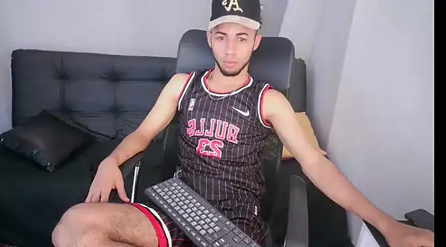 Snapshot of jhon_ath chatting on 02.01.25 jhon ath online show from 02.01.25